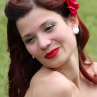 red pin up / 3